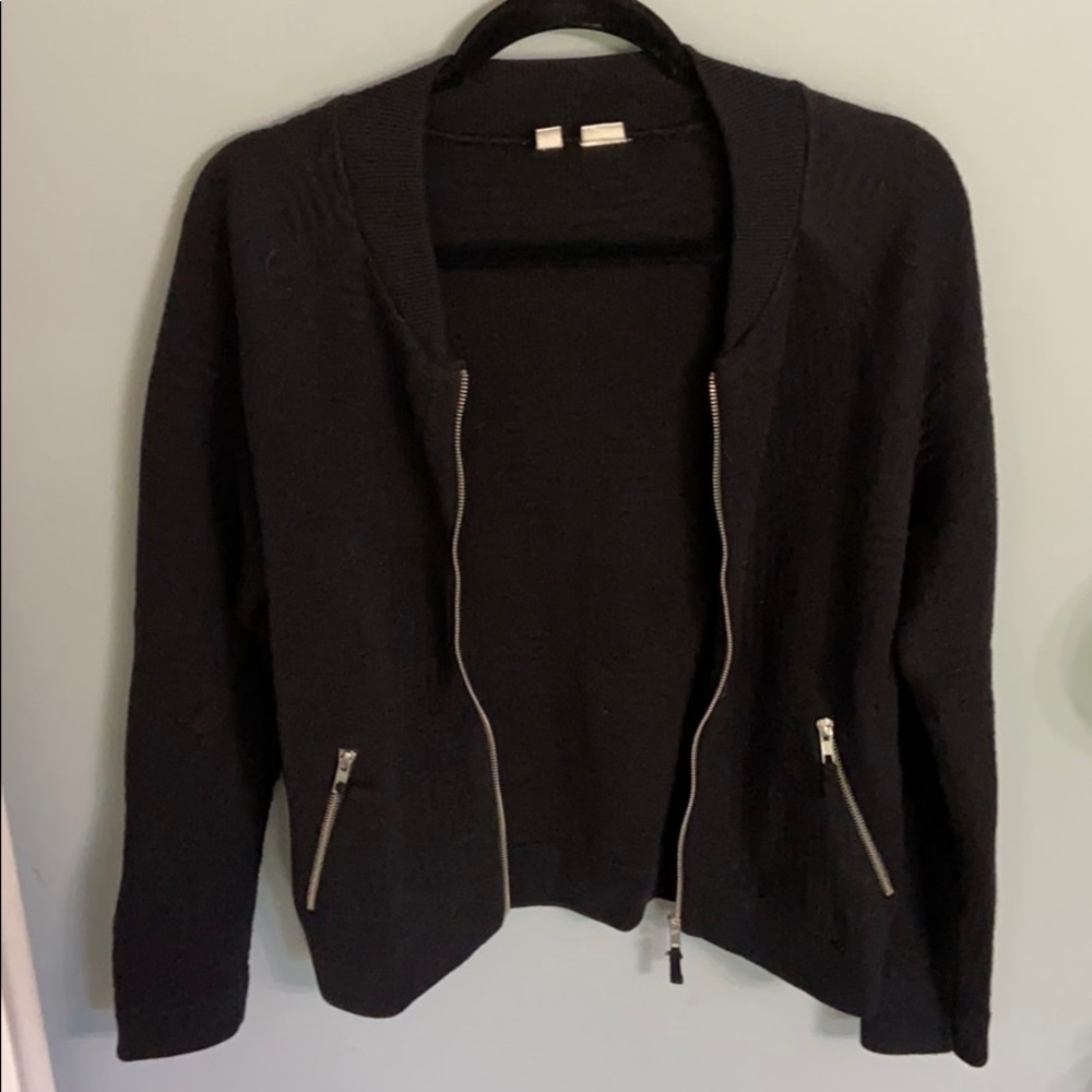 Zip up sweater with collar